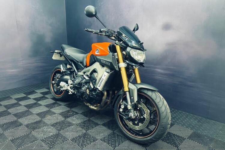 2015 YAMAHA MT-09, Orange - photo 4