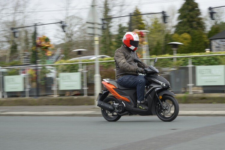 QJMOTOR LTS 125 S