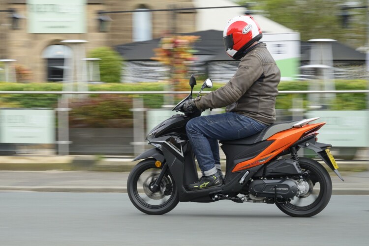 QJMOTOR LTS 125 S