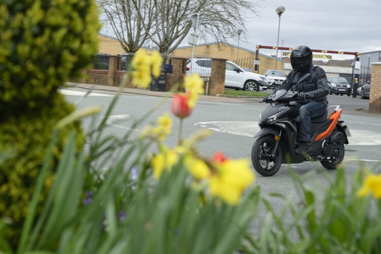 QJMOTOR LTS 125 S