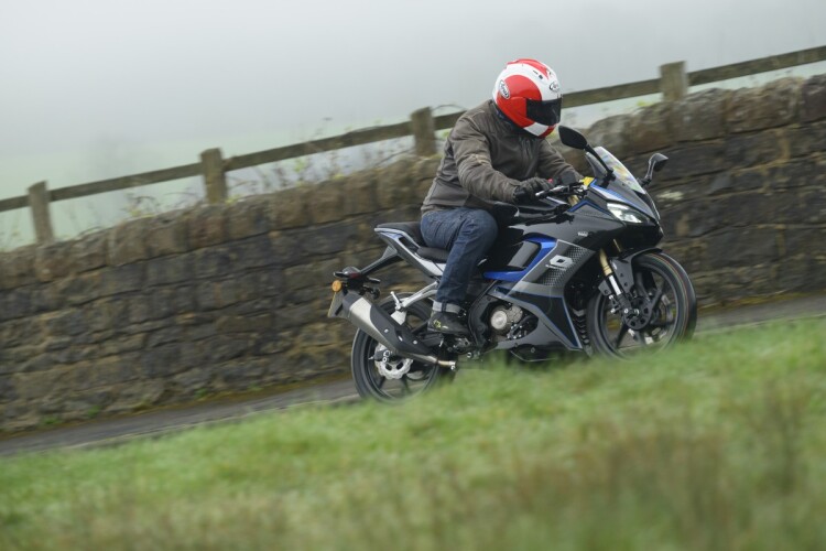 QJMOTOR SRK 125 R