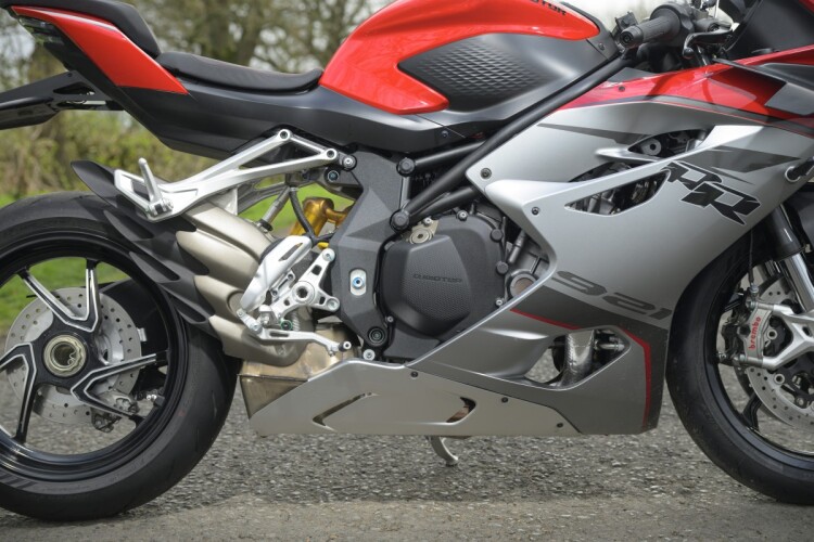 QJMOTOR SRK 921 RR