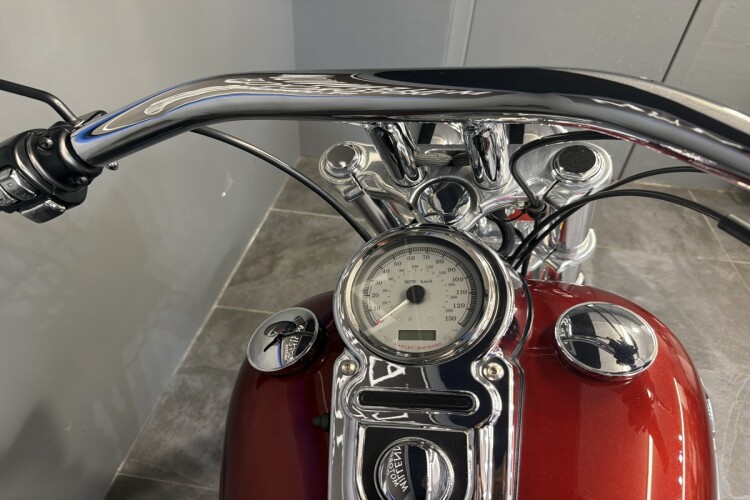 2009 HARLEY-DAVIDSON DYNA, Red - photo 8