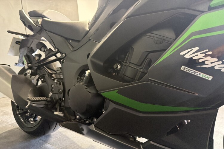 KAWASAKI NINJA 1000SX