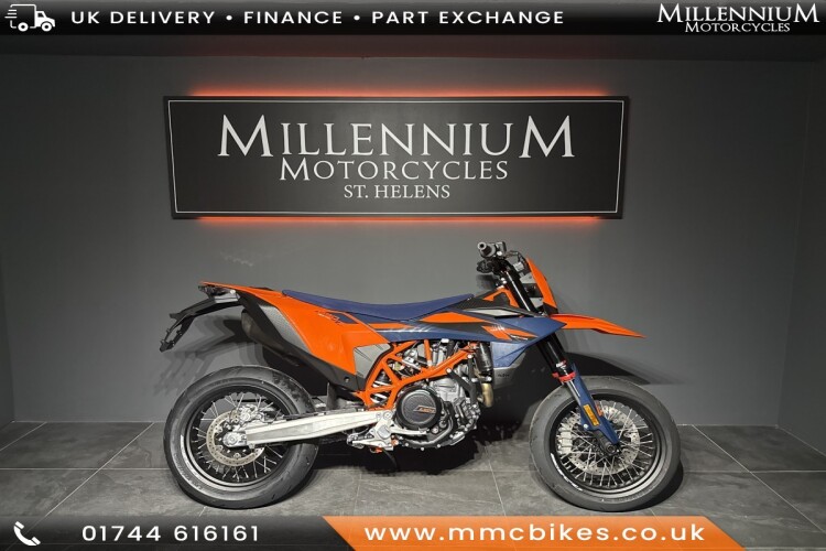 2026 KTM 690 SMC R, Orange