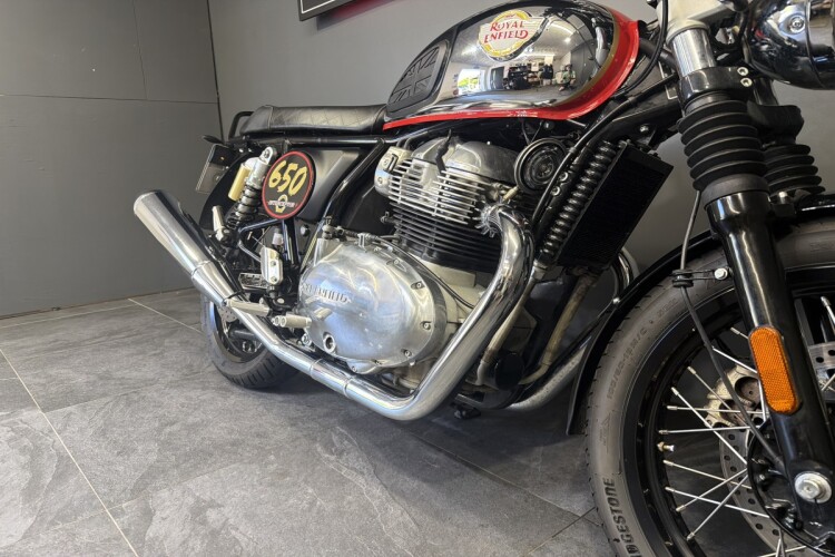 2022 ROYAL ENFIELD INTERCEPTOR 650, Silver And Red - photo 10