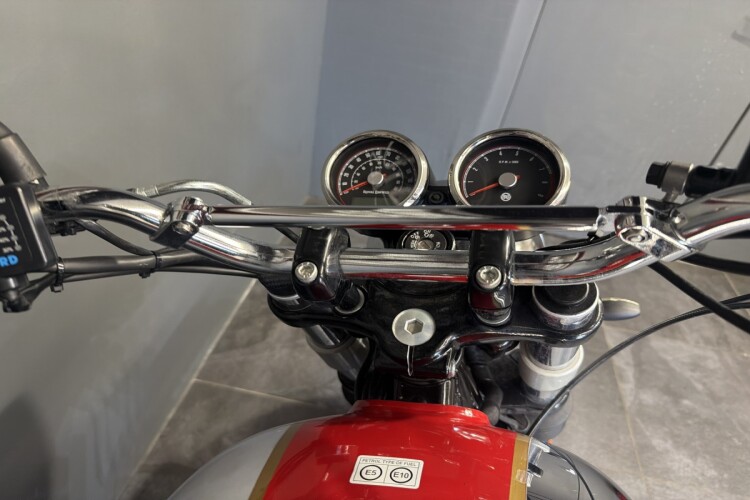 2022 ROYAL ENFIELD INTERCEPTOR 650, Silver And Red - photo 11