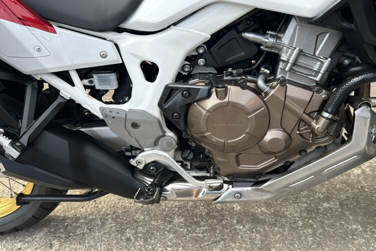 2018 HONDA CRF1000L AFRICA TWIN, White - photo 8