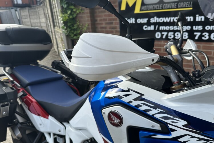 2018 HONDA CRF1000L AFRICA TWIN, White - photo 9