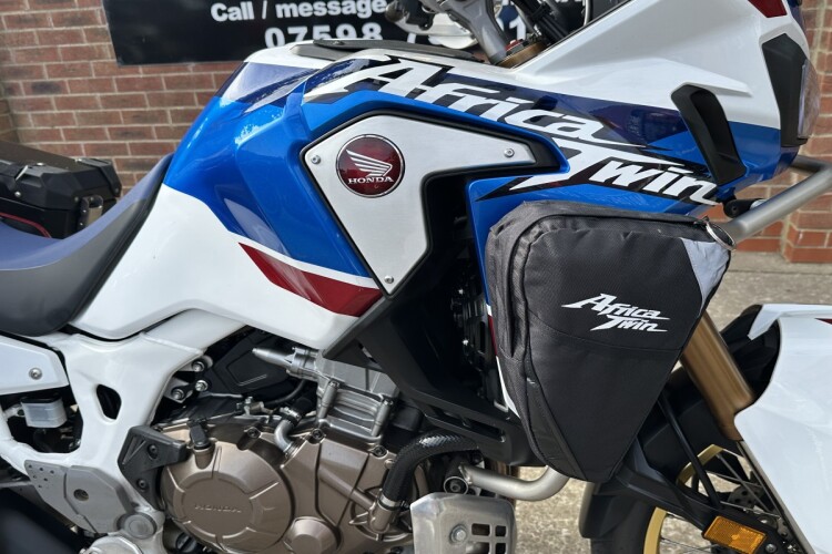 2018 HONDA CRF1000L AFRICA TWIN, White - photo 10