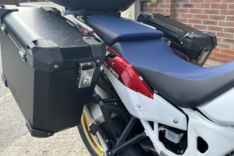 2018 HONDA CRF1000L AFRICA TWIN, White - photo 11