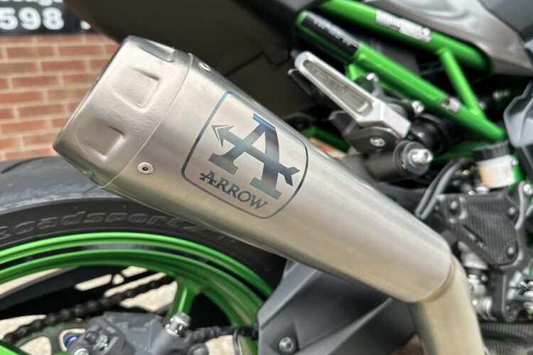 KAWASAKI Z900