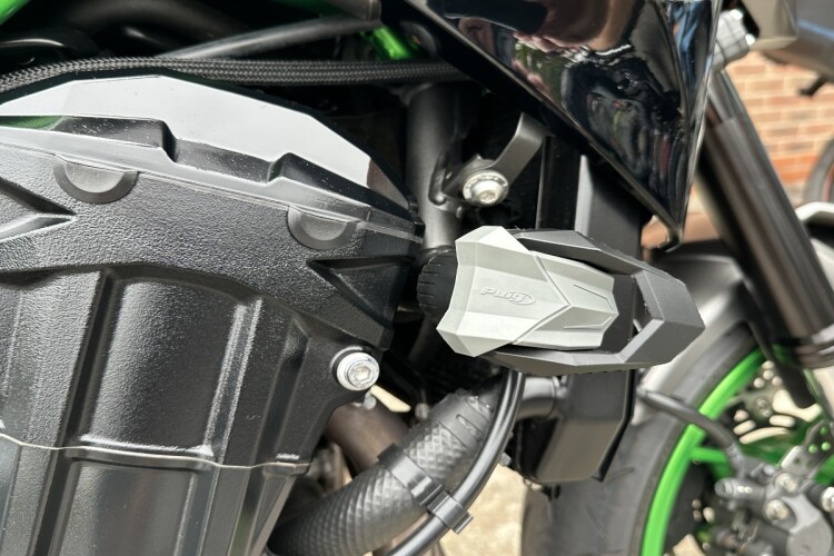 KAWASAKI Z900