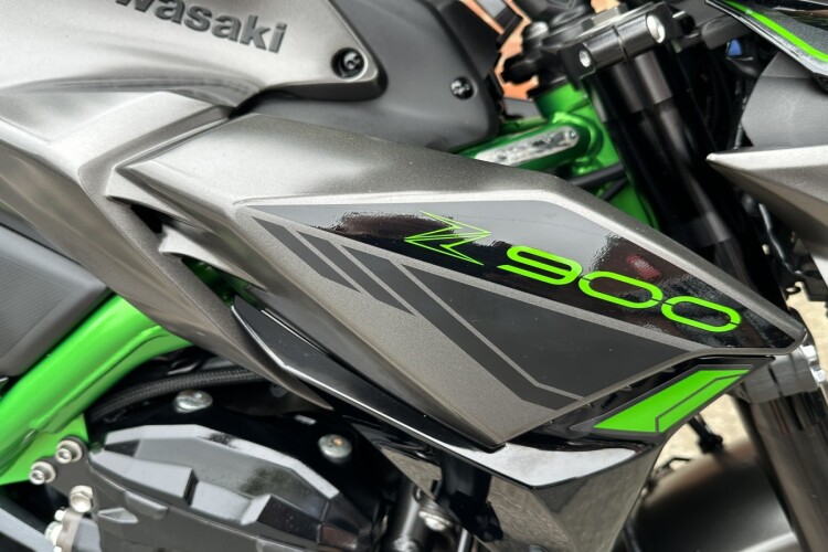 KAWASAKI Z900