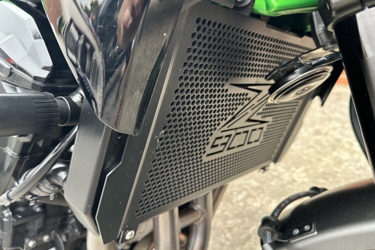 KAWASAKI Z900