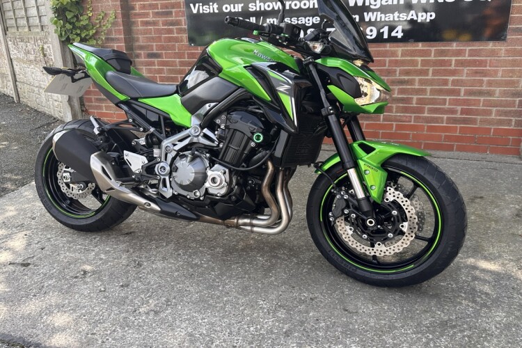 KAWASAKI Z900