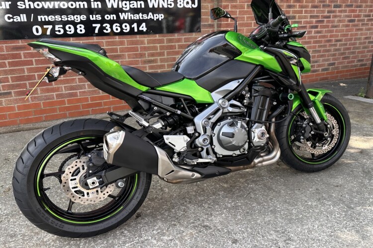 KAWASAKI Z900