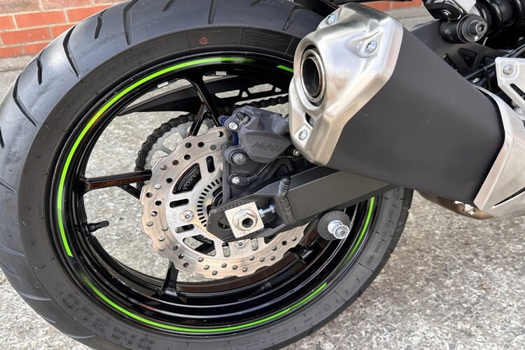 KAWASAKI Z900