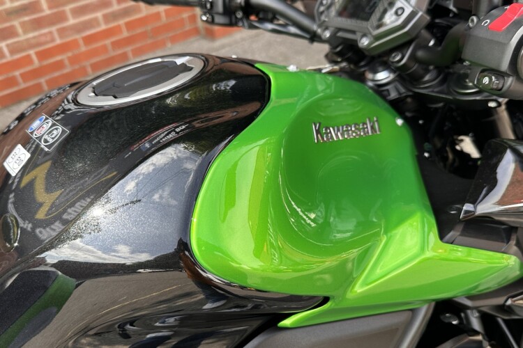 KAWASAKI Z900