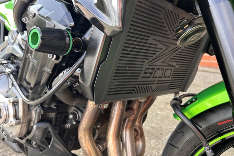 KAWASAKI Z900