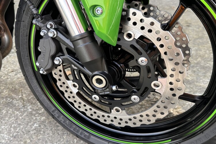 KAWASAKI Z900