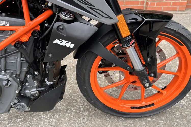 2022 KTM 390 DUKE, Silver - photo 7