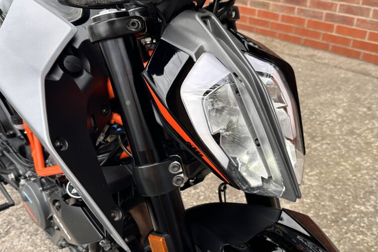 2022 KTM 390 DUKE, Silver - photo 9