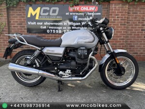 MOTO GUZZI V7