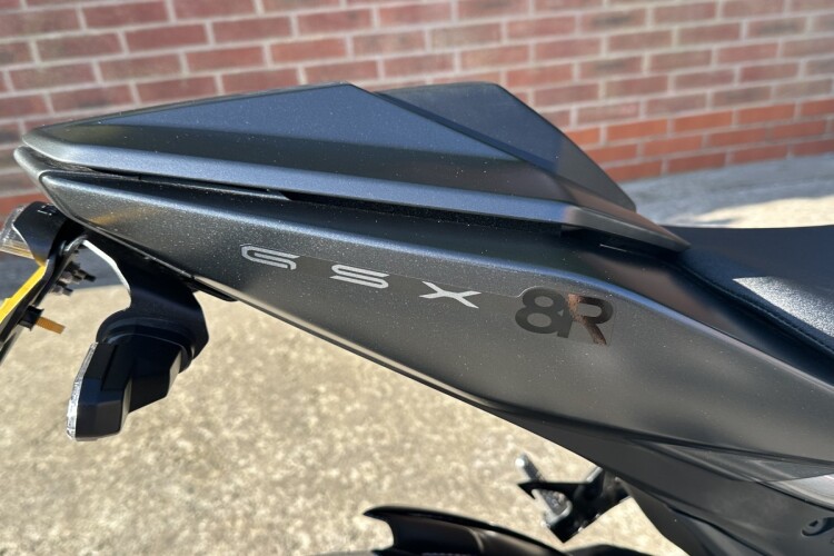 2025 SUZUKI GSX-8R, Black - photo 7