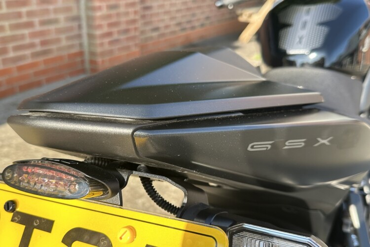 2025 SUZUKI GSX-8R, Black - photo 10