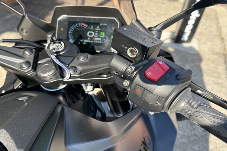 2025 SUZUKI GSX-8R, Black - photo 13