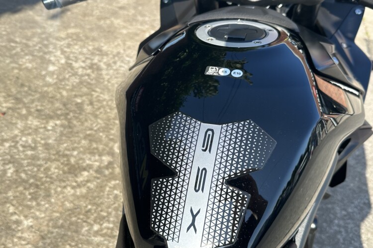 2025 SUZUKI GSX-8R, Black - photo 14