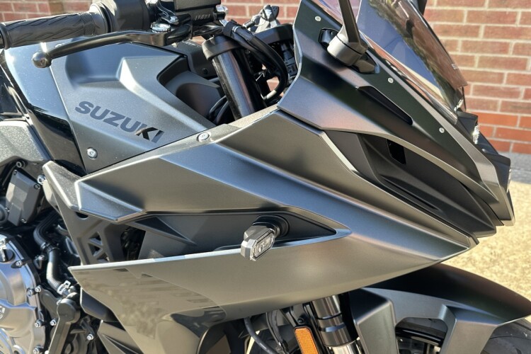 2025 SUZUKI GSX-8R, Black - photo 15