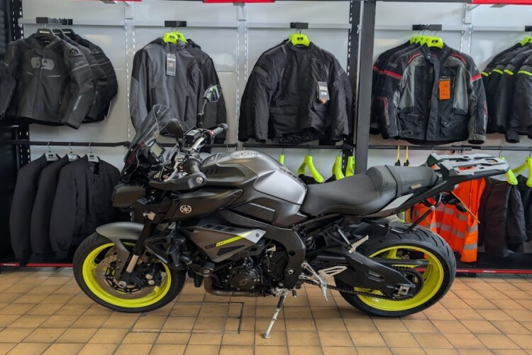 2018 YAMAHA MT10, Black - photo 5