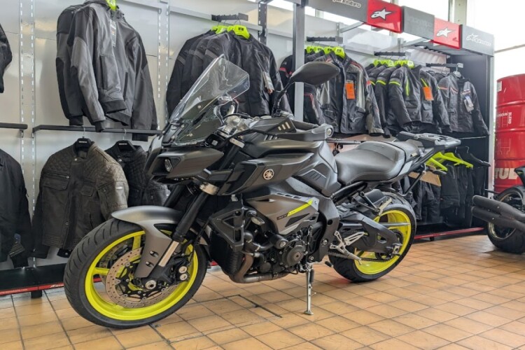 2018 YAMAHA MT10, Black - photo 7