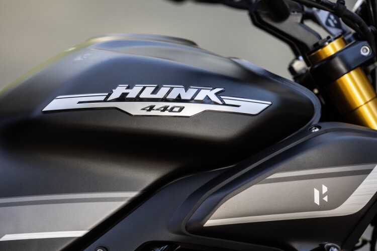 2026 HERO HUNK 440, Phantom Black - photo 12