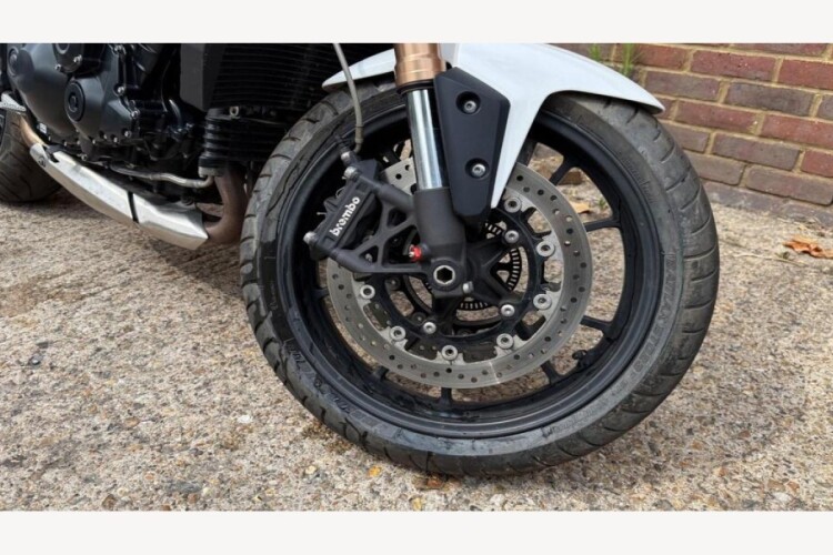 2011 TRIUMPH SPEED TRIPLE 1050 ABS, White - photo 17