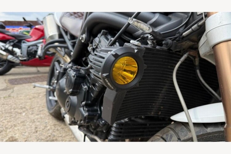 2011 TRIUMPH SPEED TRIPLE 1050 ABS, White - photo 19
