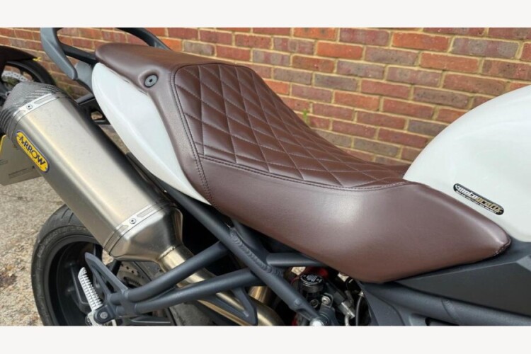 2011 TRIUMPH SPEED TRIPLE 1050 ABS, White - photo 3