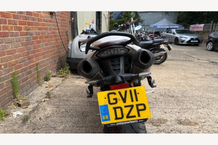 2011 TRIUMPH SPEED TRIPLE 1050 ABS, White - photo 7