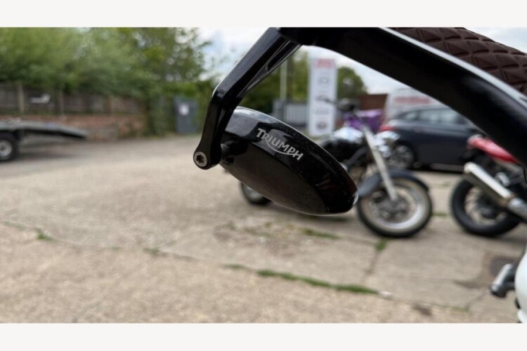2011 TRIUMPH SPEED TRIPLE 1050 ABS, White - photo 9