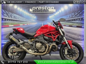 2015 DUCATI MONSTER 821, Red