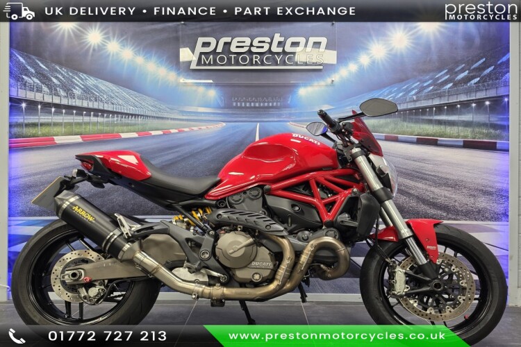 2015 DUCATI MONSTER 821, Red