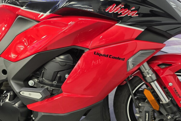 KAWASAKI NINJA 1000SX