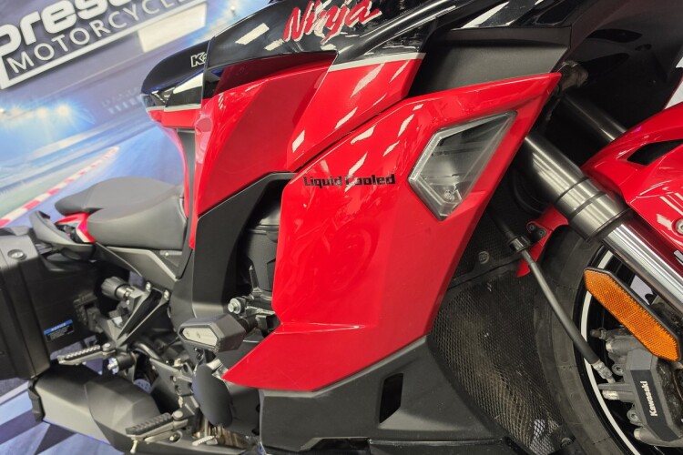 KAWASAKI NINJA 1000SX