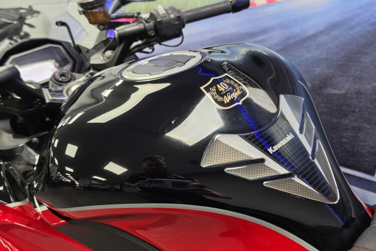 KAWASAKI NINJA 1000SX