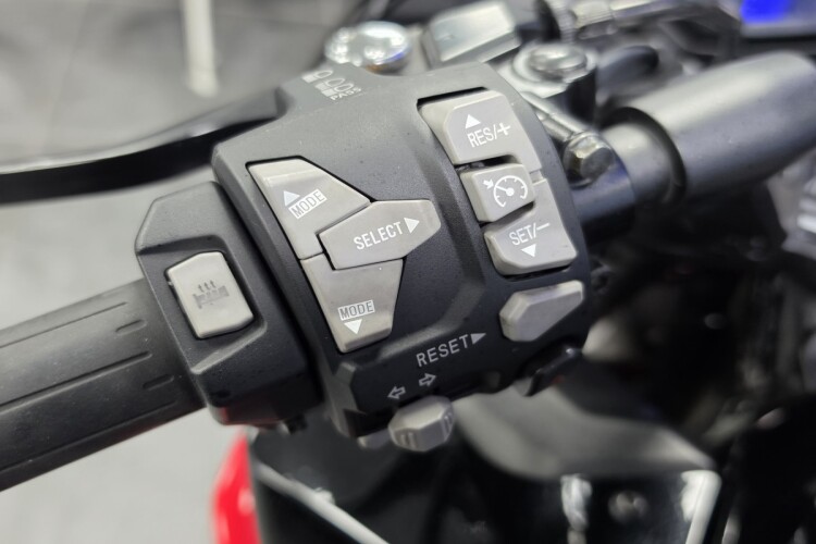 KAWASAKI NINJA 1000SX