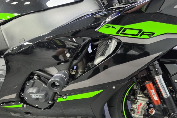 KAWASAKI NINJA ZX-10R