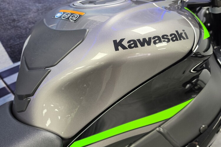 KAWASAKI NINJA ZX-10R