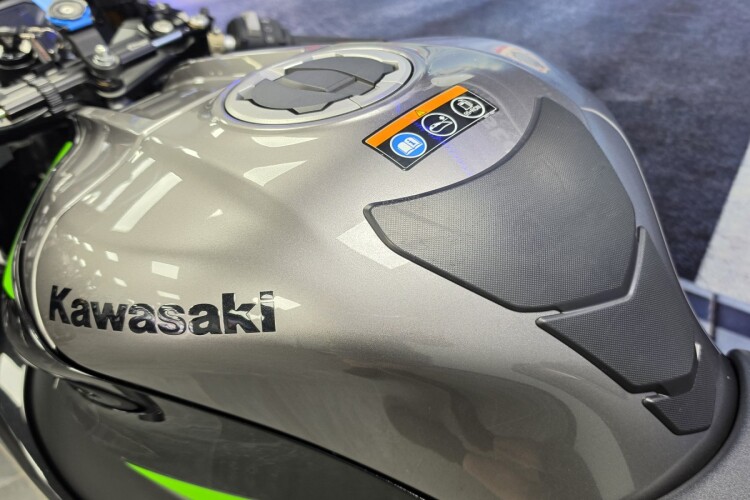 KAWASAKI NINJA ZX-10R